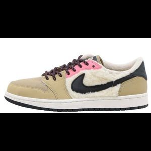 Womens AIr Jordan Retro 1 sneakers